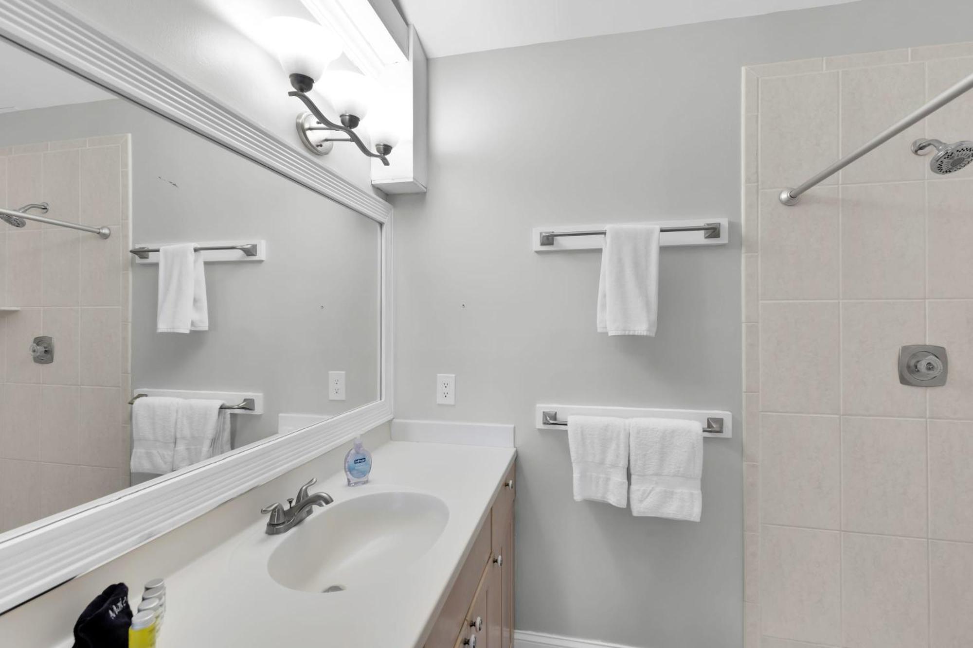 St Kitts - Downtown Waterfront Penthouse Pool Dock Parking Villa Key West Exterior photo