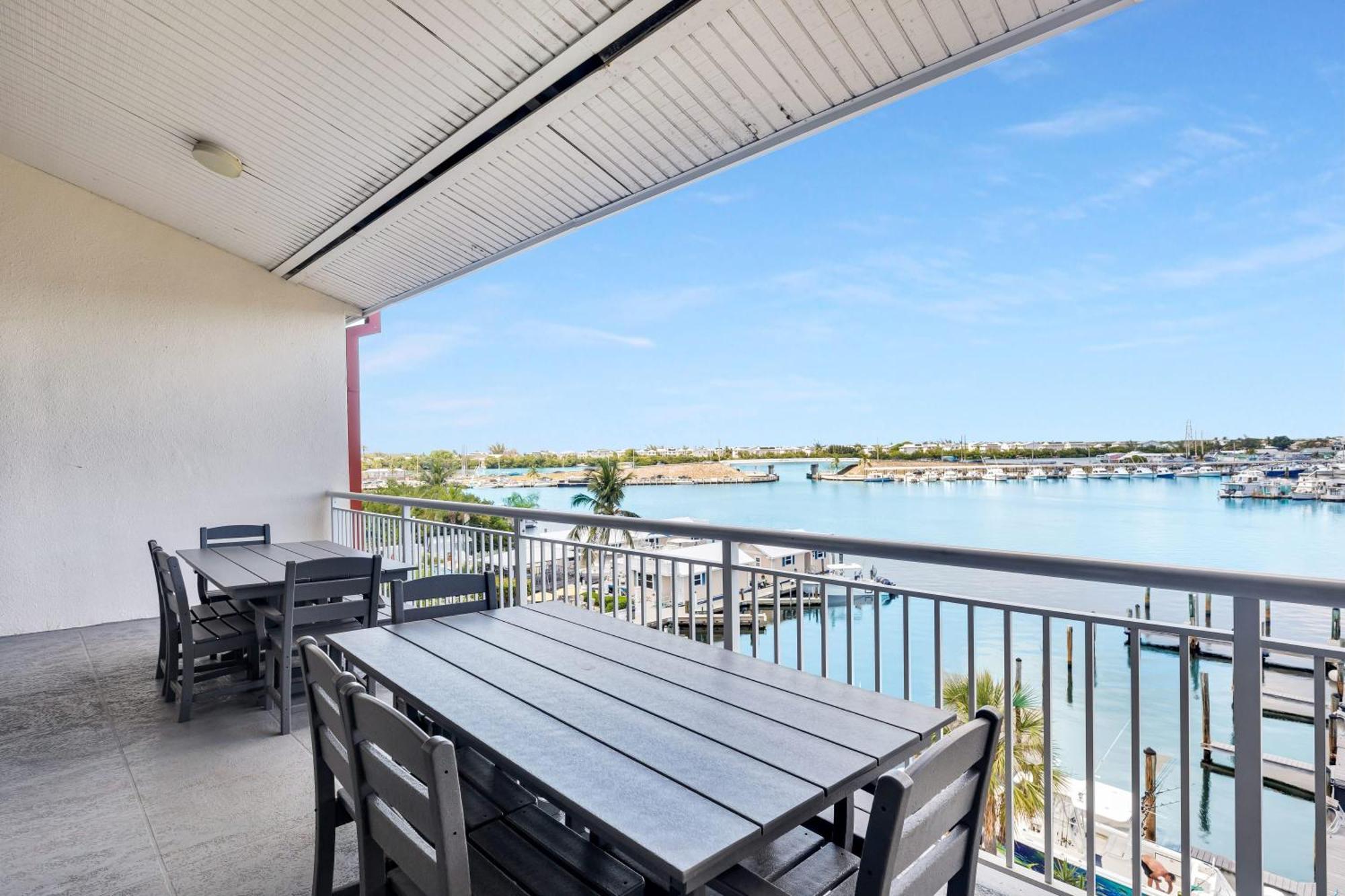 St Kitts - Downtown Waterfront Penthouse Pool Dock Parking Villa Key West Exterior photo