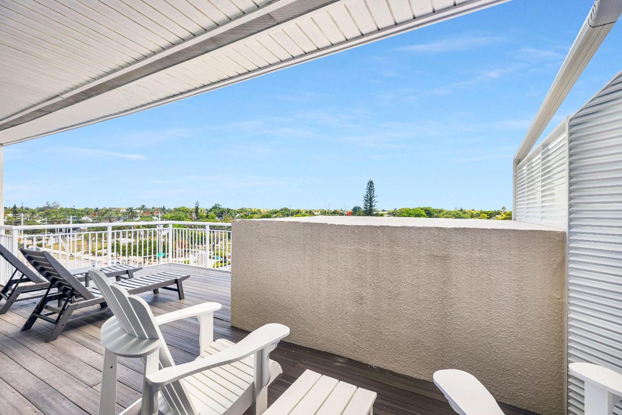 St Kitts - Downtown Waterfront Penthouse Pool Dock Parking Villa Key West Exterior photo