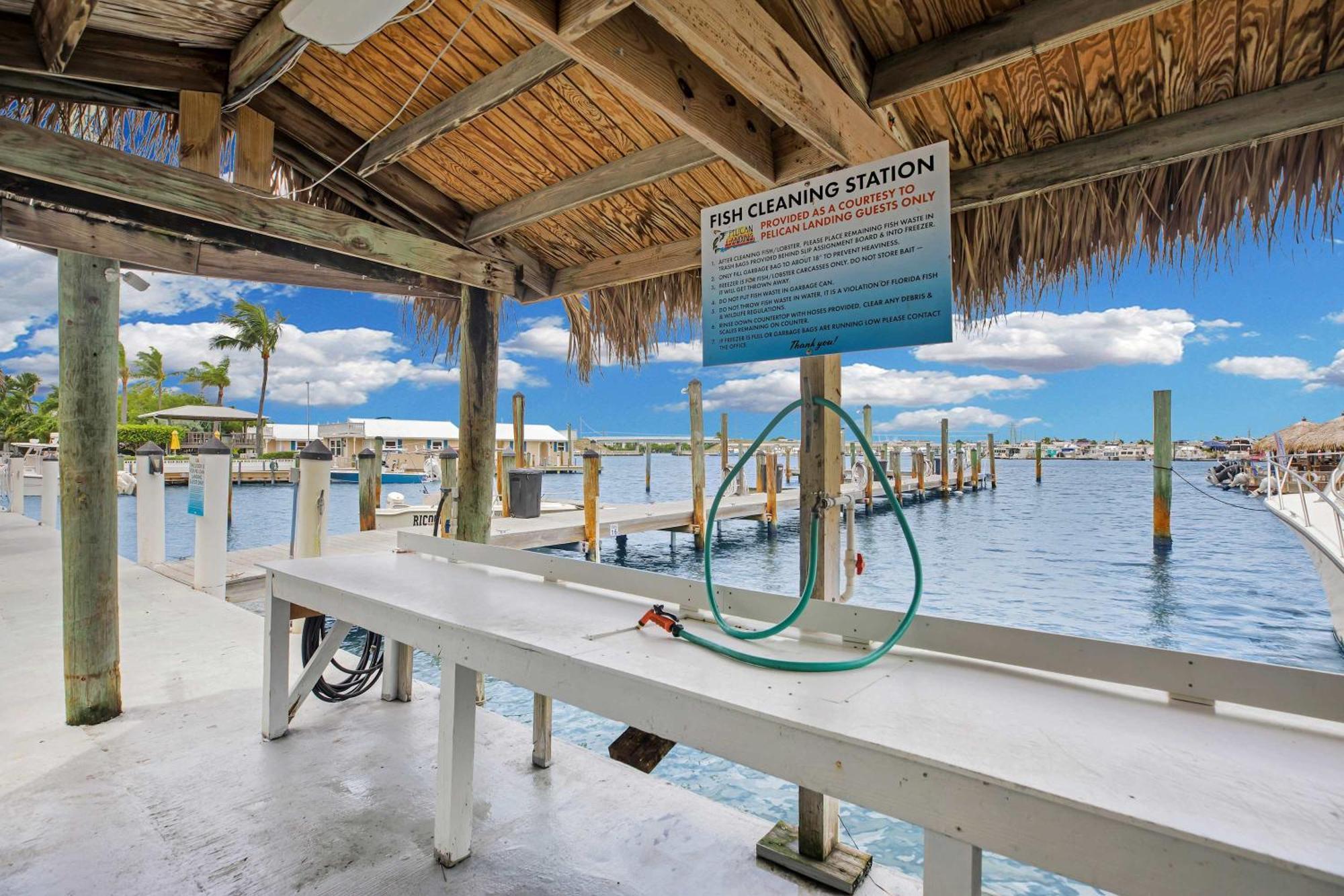 St Kitts - Downtown Waterfront Penthouse Pool Dock Parking Villa Key West Exterior photo