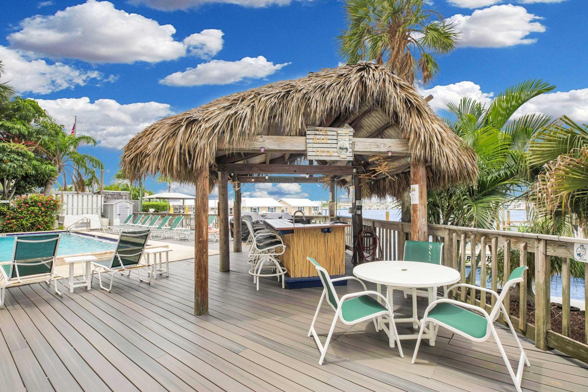 St Kitts - Downtown Waterfront Penthouse Pool Dock Parking Villa Key West Exterior photo